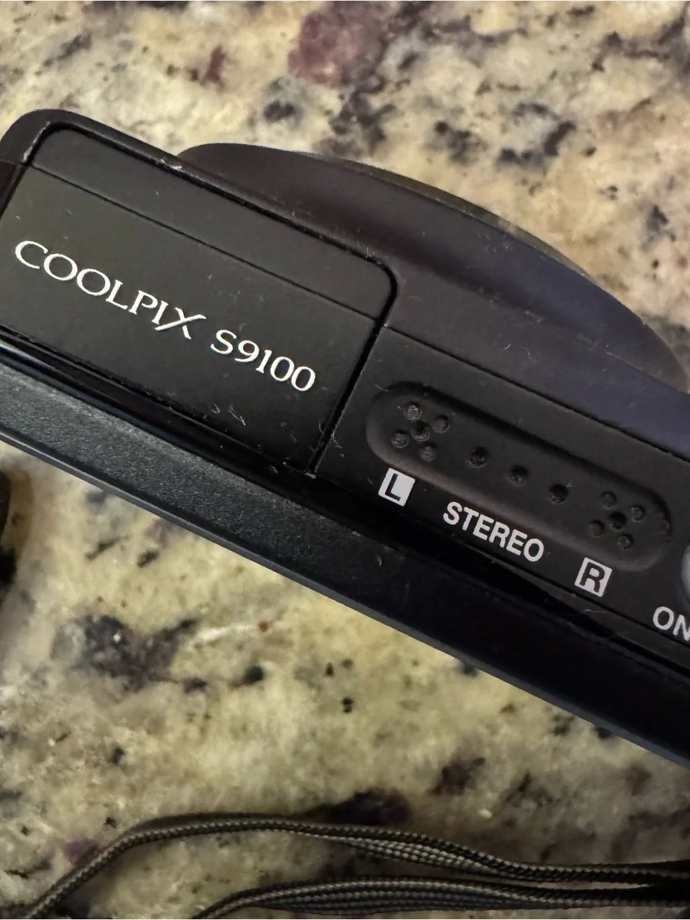 Nikon COOLPIX Compact Digital Camera S9100